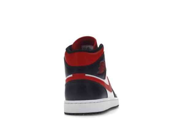 Air Jordan 1 Mid Blanco Negro Rojo 2022 (554724-079) - Imagen 5