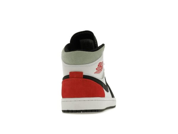 Air Jordan 1 Mid SE con puntera roja y negra (852542-100) - Imagen 5