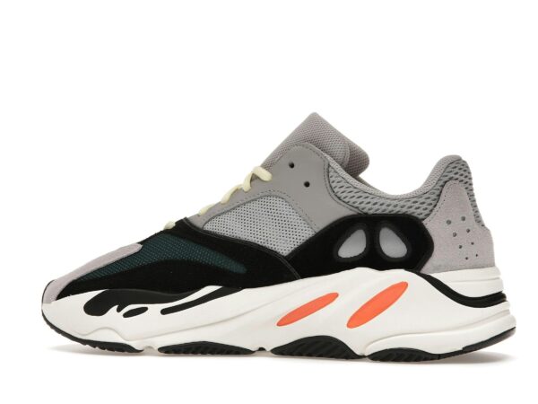 Zapatillas Adidas Yeezy Boost 700 Wave Runner – Gris/Blanco/Negro – B75571 - Imagen 5