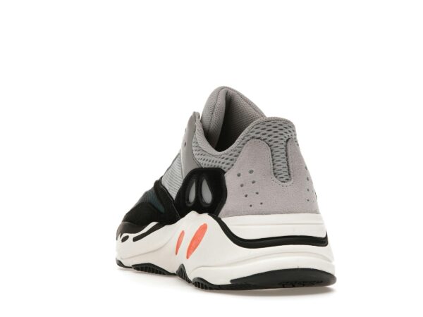 Zapatillas Adidas Yeezy Boost 700 Wave Runner – Gris/Blanco/Negro – B75571 - Imagen 6