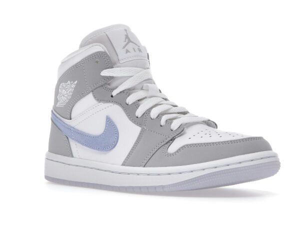 Jordan 1 Mid Wolf Grey Aluminum (Mujer) – BQ6472-105 - Imagen 2
