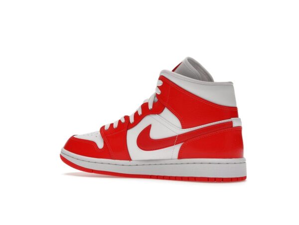 Air Jordan 1 Mid Syracuse para mujer, blanco, rojo habanero, BQ6472-116 - Imagen 4