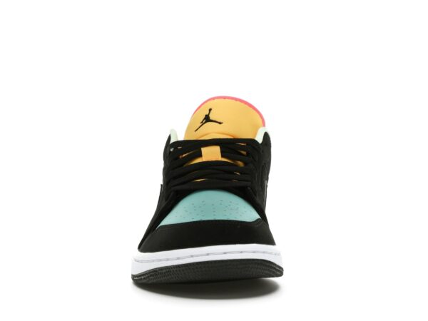 Jordan 1 Low Negro Verde Aurora Naranja Láser – CK3022-013 - Imagen 3