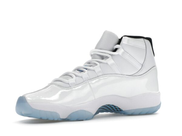 Jordan 11 Retro Legend Blue (2024) – Blanco/Azul Legend/Negro – CT8012-104 - Imagen 4