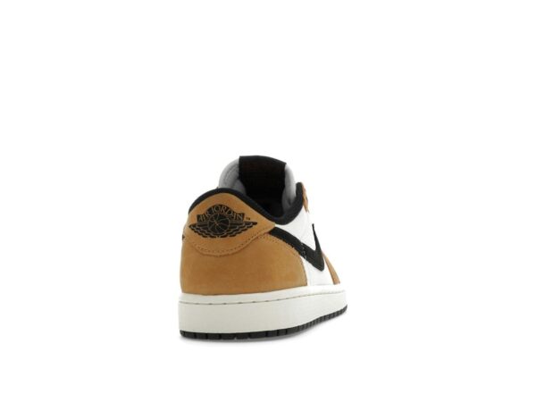 Jordan 1 Low OG Novato del Año Vela/Negro/Cosecha Dorada/Rojo Gimnasio CZ0790-107 - Imagen 5