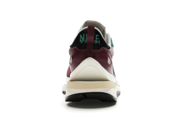 Nike Vaporwaffle Sacai Villain Rojo Verde Neptuno – DD3035-200 - Imagen 5