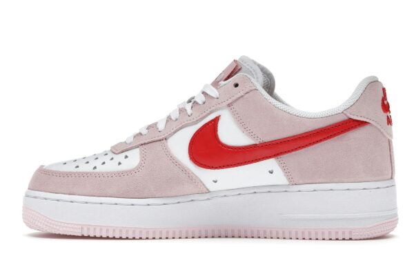 Nike Air Force 1 Low '07 QS Carta de amor para San Valentín – DD3384-600 - Imagen 4