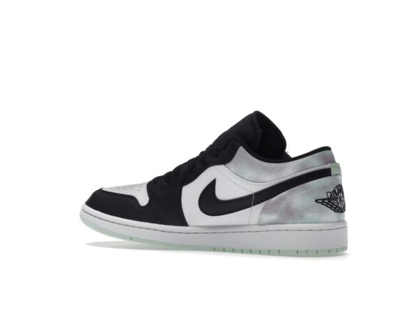 Zapatillas Air Jordan 1 Low Tie-Dye con puntera negra DM1199-100 - Imagen 4