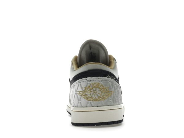 Air Jordan 1 Low con Swoosh de cuentas – DV1762-001 - Imagen 5