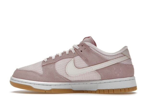 Nike Dunk Low Teddy Bear (Mujer) – DZ5318-640 - Imagen 4