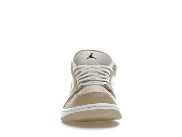 Air Jordan 1 Low SE Sail Rattan Rojo Universitario – FB7168-121 - Imagen 3