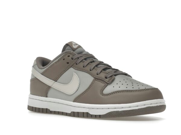 Nike Dunk Low Beige Hueso (Mujer) – FD0792-001 - Imagen 2