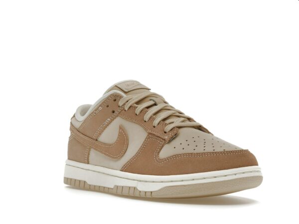 Zapatillas Nike Dunk Low SE Sanddrift para mujer – FD0873-126 - Imagen 2