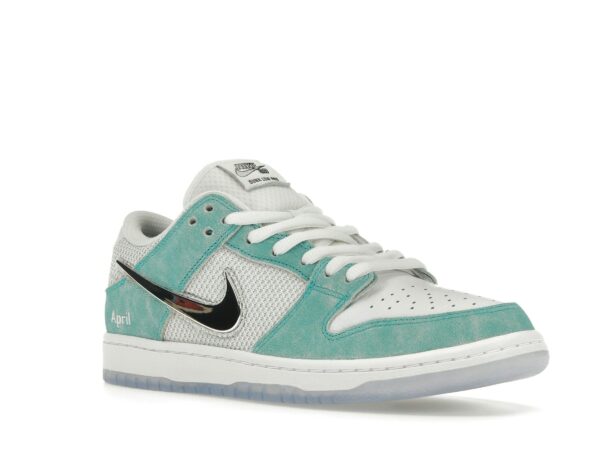 Patinetas Nike SB Dunk Low April – FD2562-400 - Imagen 2
