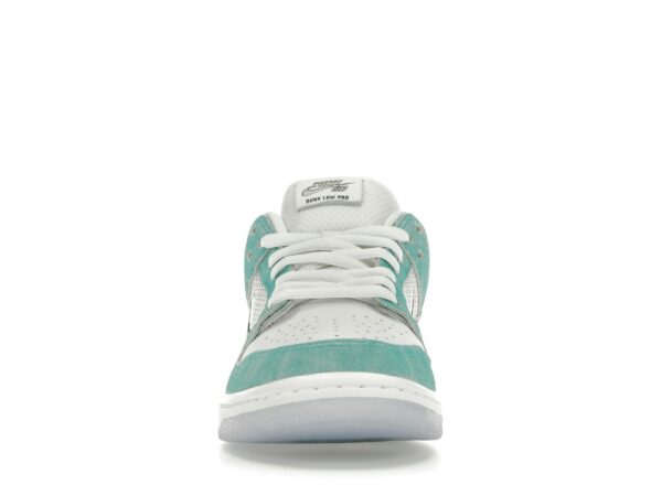 Patinetas Nike SB Dunk Low April – FD2562-400 - Imagen 3