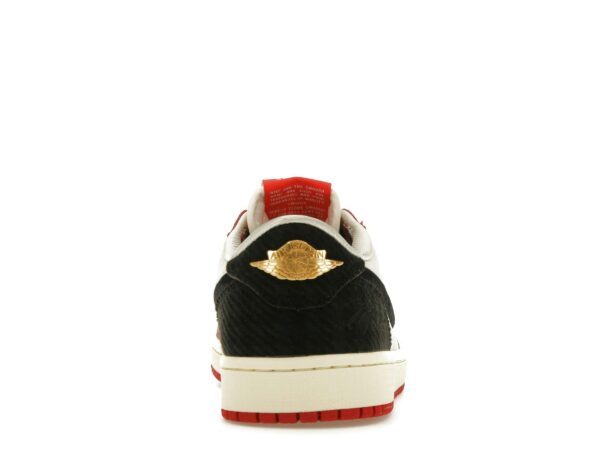 Tarjeta de novato de la Sala de Trofeos Air Jordan 1 Retro Low OG – FN0432-100 - Imagen 5