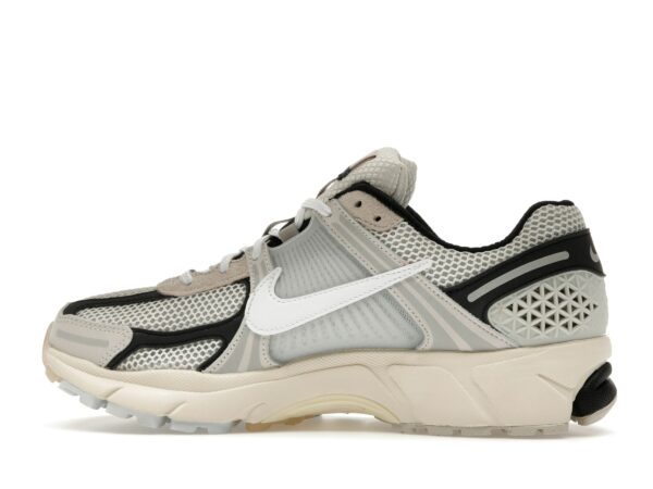 Nike Zoom Vomero 5 Supersonic Negro Hueso Claro – FN7649-110 - Imagen 4