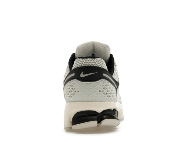 Nike Zoom Vomero 5 Supersonic Negro Hueso Claro – FN7649-110 - Imagen 5