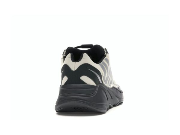 Zapatillas Adidas Yeezy Boost 700 MNVN Bone FY3729 - Imagen 5