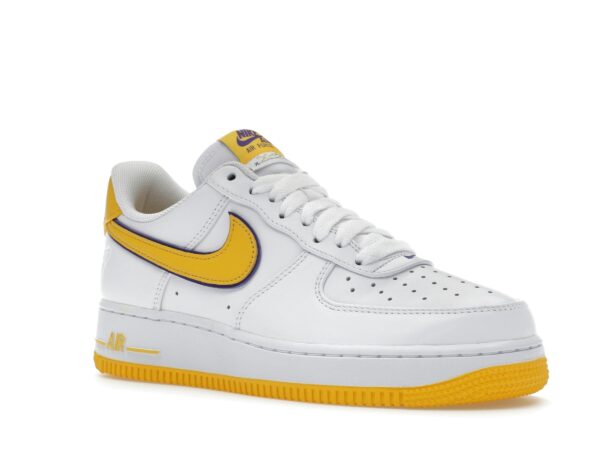 Nike Air Force 1 Low Retro QS Kobe Bryant Lakers Home FZ1151-100 Edición Limitada - Imagen 2