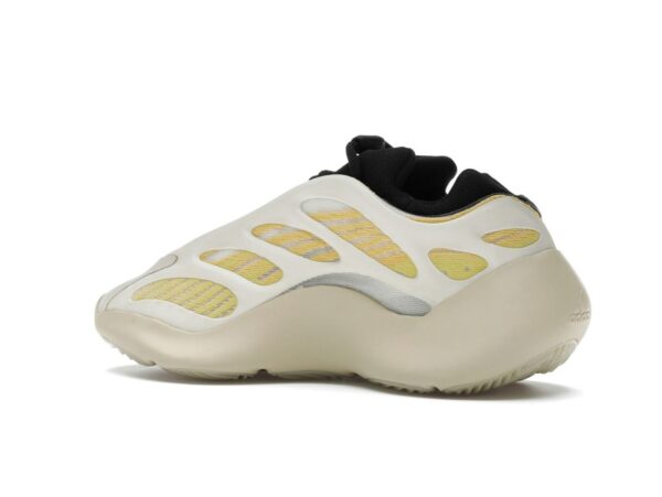 Zapatillas Adidas Yeezy 700 V3 Safflower G54853 - Imagen 4