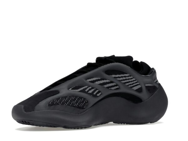 Zapatillas Adidas Yeezy 700 V3 con brillo oscuro – GX6144 - Imagen 4