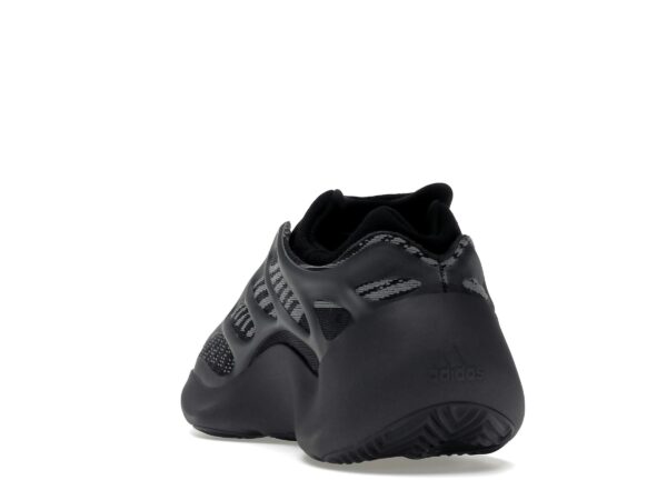 Zapatillas Adidas Yeezy 700 V3 con brillo oscuro – GX6144 - Imagen 6