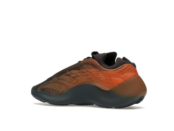 Zapatillas Adidas Yeezy 700 V3 Copper Fade GY4109 - Imagen 4