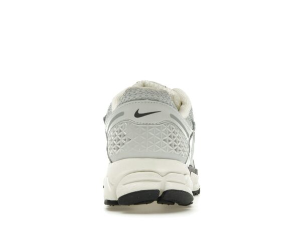 Nike Zoom Vomero 5 Chrome – HJ3758-001 – Zapatillas deportivas para hombre - Imagen 5