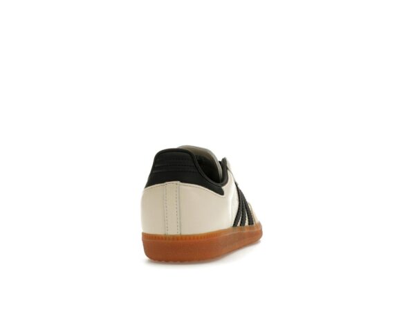 Zapatillas Adidas Samba OG de piel para mujer en color blanco crema y arena Strata - Imagen 5