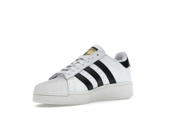 Zapatillas Adidas Superstar XLG blancas y negras IF9995 - Imagen 3