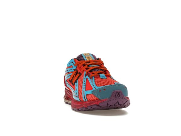 Zapatillas New Balance 1906R Salehe Bembury Heat Be Hot Magma M1906RHS naranja/rojo/azul - Imagen 2