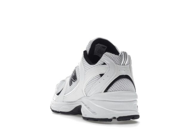 Zapatillas New Balance 530 de piel y malla, blancas y negras – MR530EWB - Imagen 6