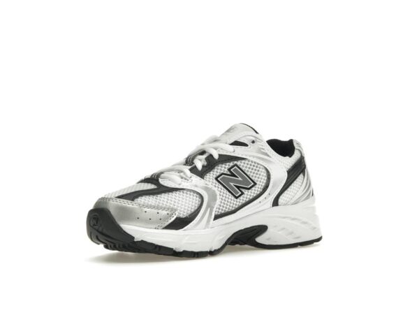Zapatillas New Balance 530 blancas, plateadas y negras metalizadas MR530LB - Imagen 3