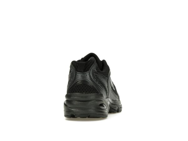 Zapatillas New Balance 530 MR530PB negras y grises - Imagen 5