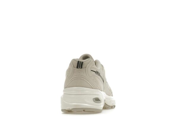 Zapatillas New Balance 530 Ivory MR530SH – Blanco/Negro - Imagen 5
