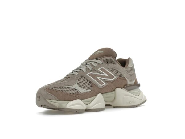 Zapatillas New Balance 9060 U9060ERC Arid Stone Mushroom - Imagen 3