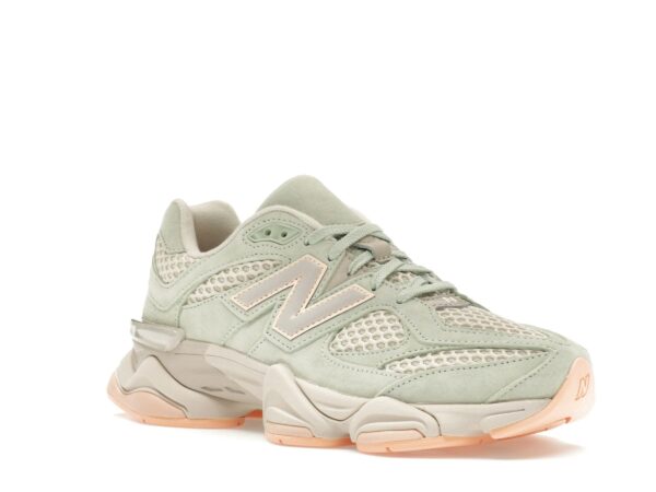 New Balance 9060 The Whitaker Group - Piezas faltantes, color plata y verde musgo, U9060WA1 - Imagen 2