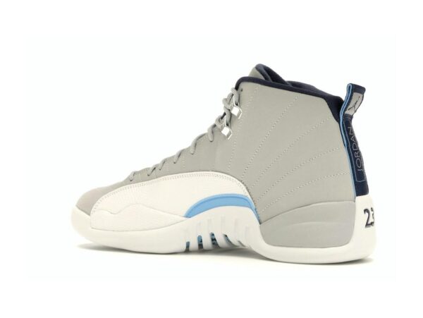 Zapatillas de cuero Air Jordan 12 Retro gris y azul universitario (130690-007)