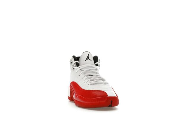Jordan 12 Retro Cherry (2023) GS Blanco/Negro/Rojo Universitario