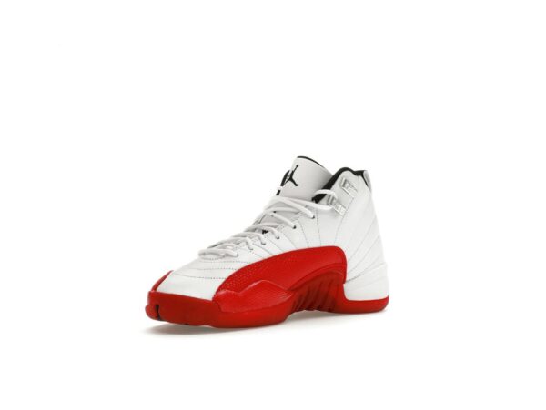 Jordan 12 Retro Cherry (2023) GS Blanco/Negro/Rojo Universitario