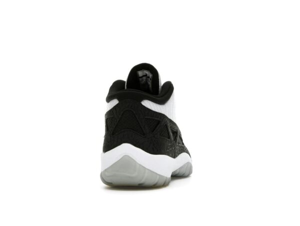 Jordan 11 Retro Low IE Blanco/Negro 2011