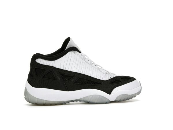Jordan 11 Retro Low IE Blanco/Negro 2011