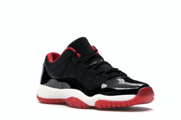 Air Jordan 11 Retro Low Bred (GS) – 528896-012 – Zapatillas de primaria negras/rojas