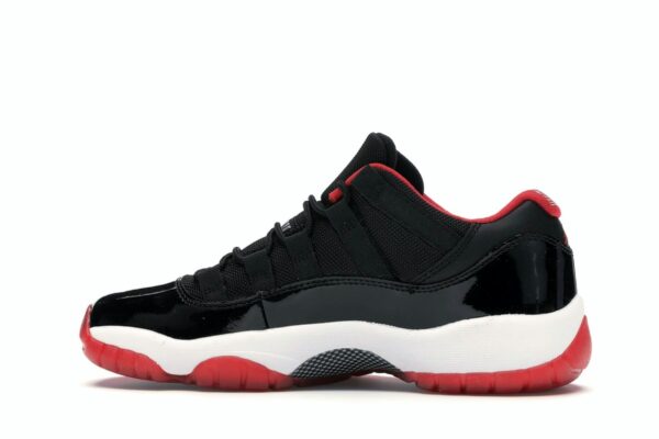 Air Jordan 11 Retro Low Bred (GS) – 528896-012 – Zapatillas de primaria negras/rojas