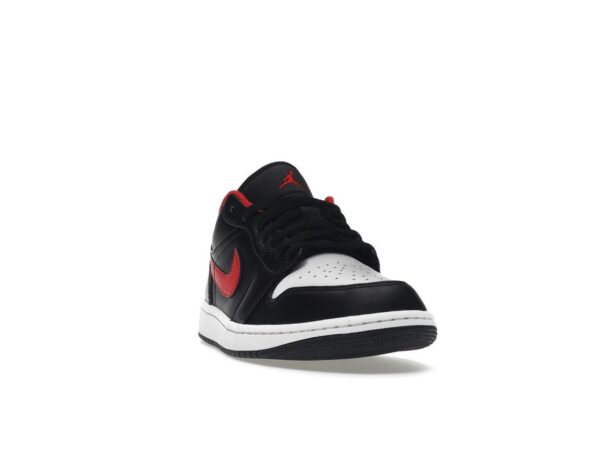 Air Jordan 1 Low White Toe (553558-063) Negro/Rojo fuego/Blanco