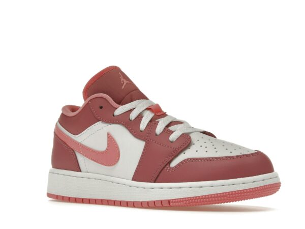 Jordan 1 Low Desert Berry (GS) – 553560-616 – Escuela primaria