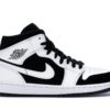 Air Jordan 1 Mid Blanco Negro (554724-113)