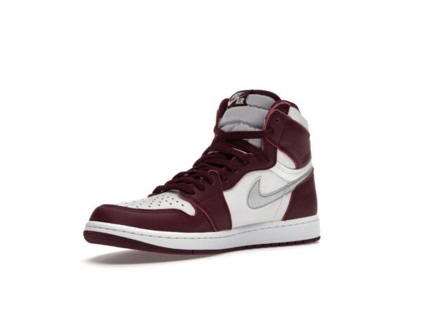 Air Jordan 1 Retro High OG Burdeos 555088-611