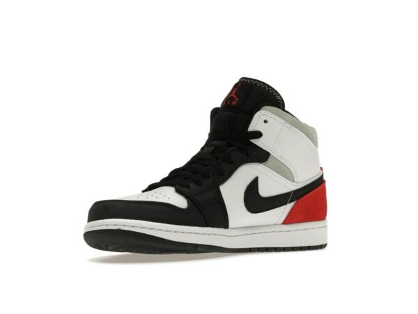 Air Jordan 1 Mid SE con puntera roja y negra (852542-100)